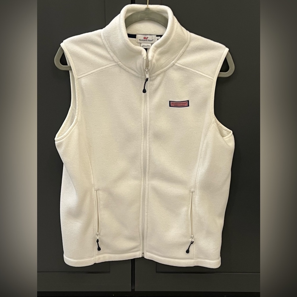 Vineyard Vines Women’s Fleece Vest EUC size Medium Cream color